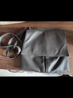 Vera Pelle Leather purse